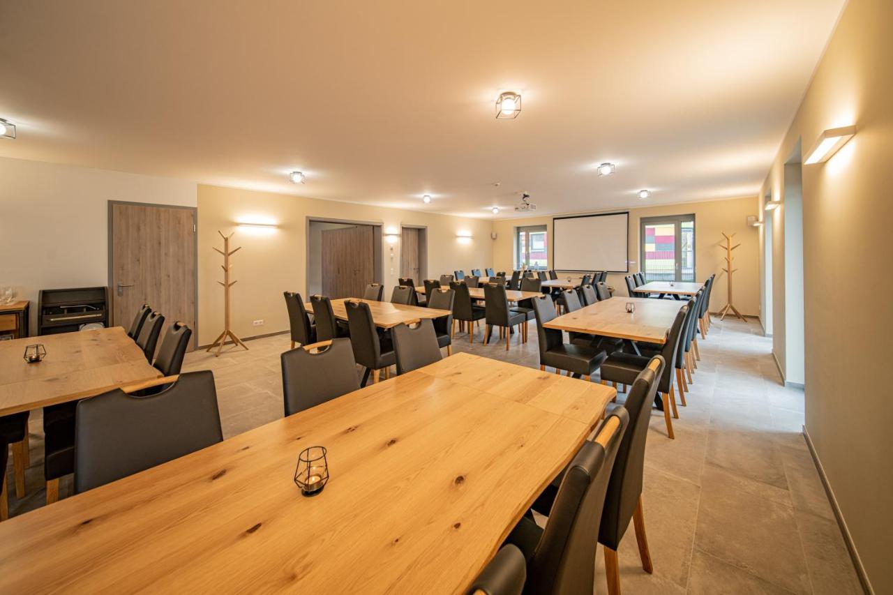 Elly Hostel Фрайберг Экстерьер фото