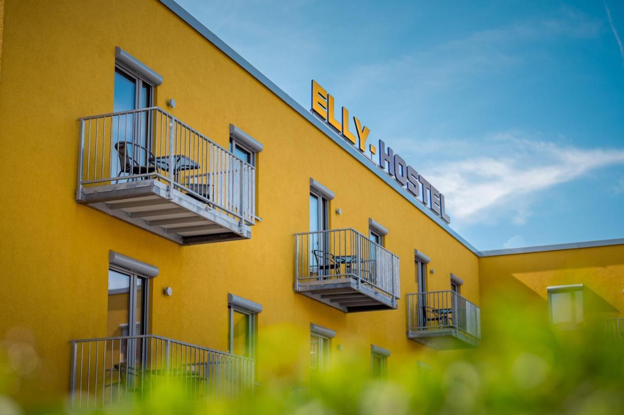 Elly Hostel Фрайберг Экстерьер фото