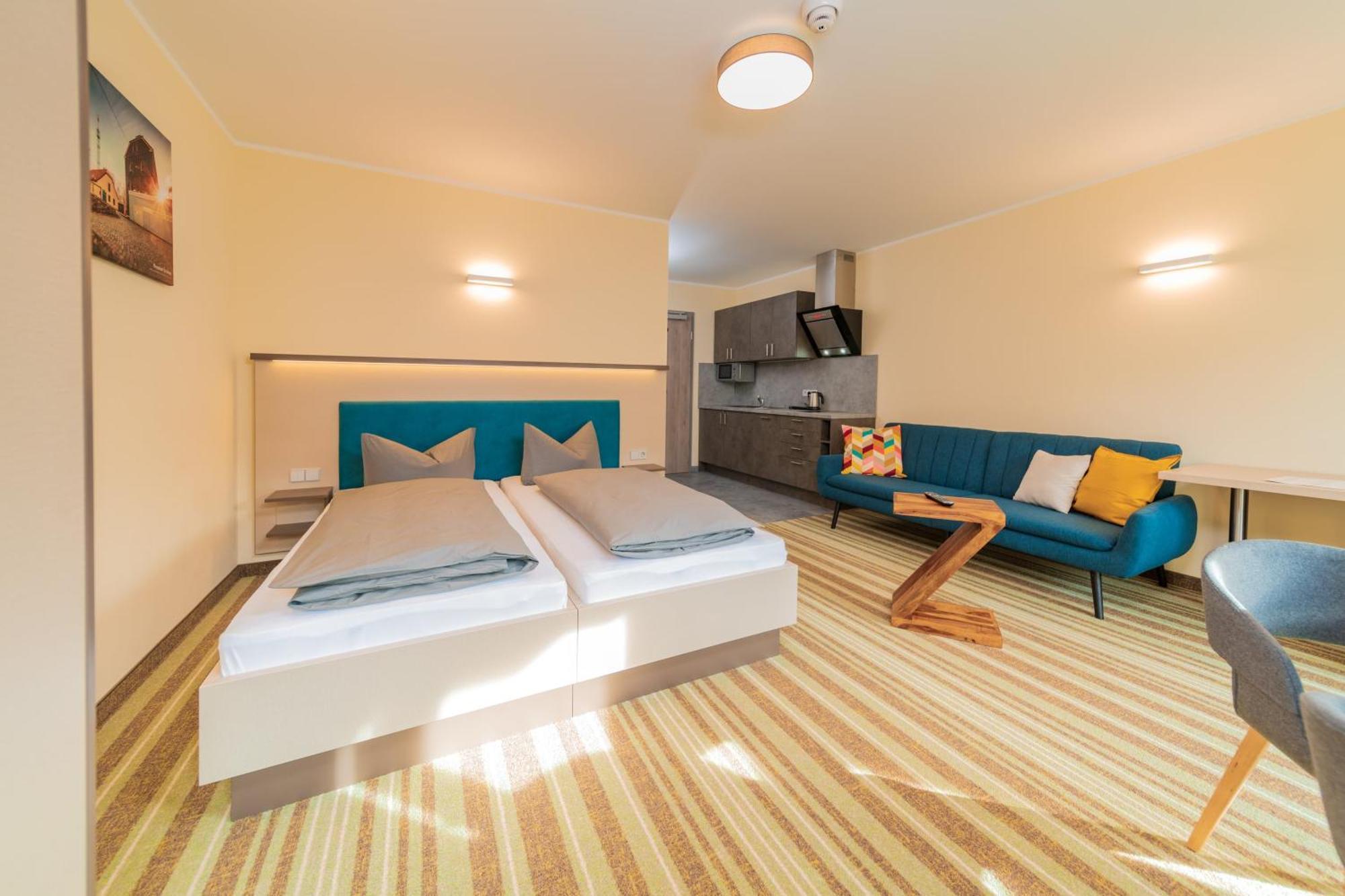 Elly Hostel Фрайберг Экстерьер фото